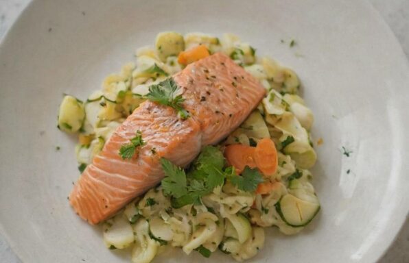 Truite Saumonée aux Légumes et Coquillettes au cookeo