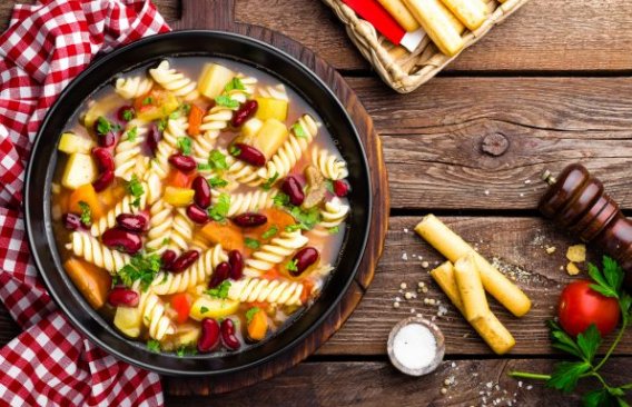 Soupe Minestrone pâtes et légumes au cookeo