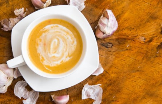 Soupe à l'ail crémeuse au cookeo