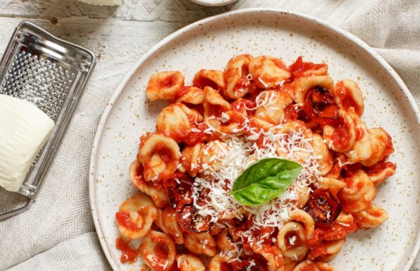 Orecchiette à la sauce tomate et cacioricotta