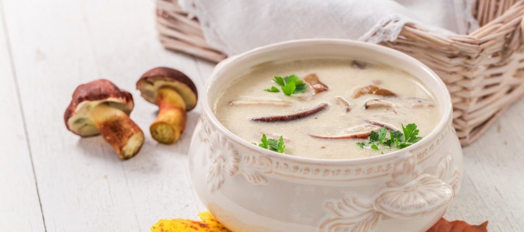 Soupe crémeuse aux champignons frais