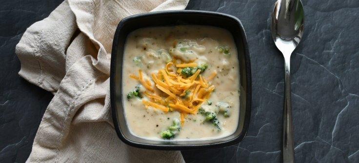 Soupe Keto au Brocoli et Fromage Cheddar