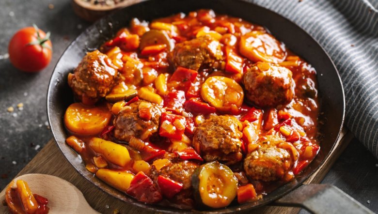 Boulettes de boeuf en sauce aigre-douce et légumes