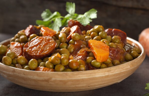 Ragoût de Petits Pois au Chorizo et Carottes à la Sauce Tomate