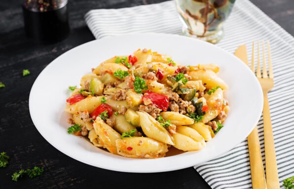 Conchiglie à la Viande hachée, courgettes et poivrons doux