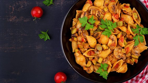 Coquilles de pâtes italiennes aux légumes en sauce tomate au Cookeo