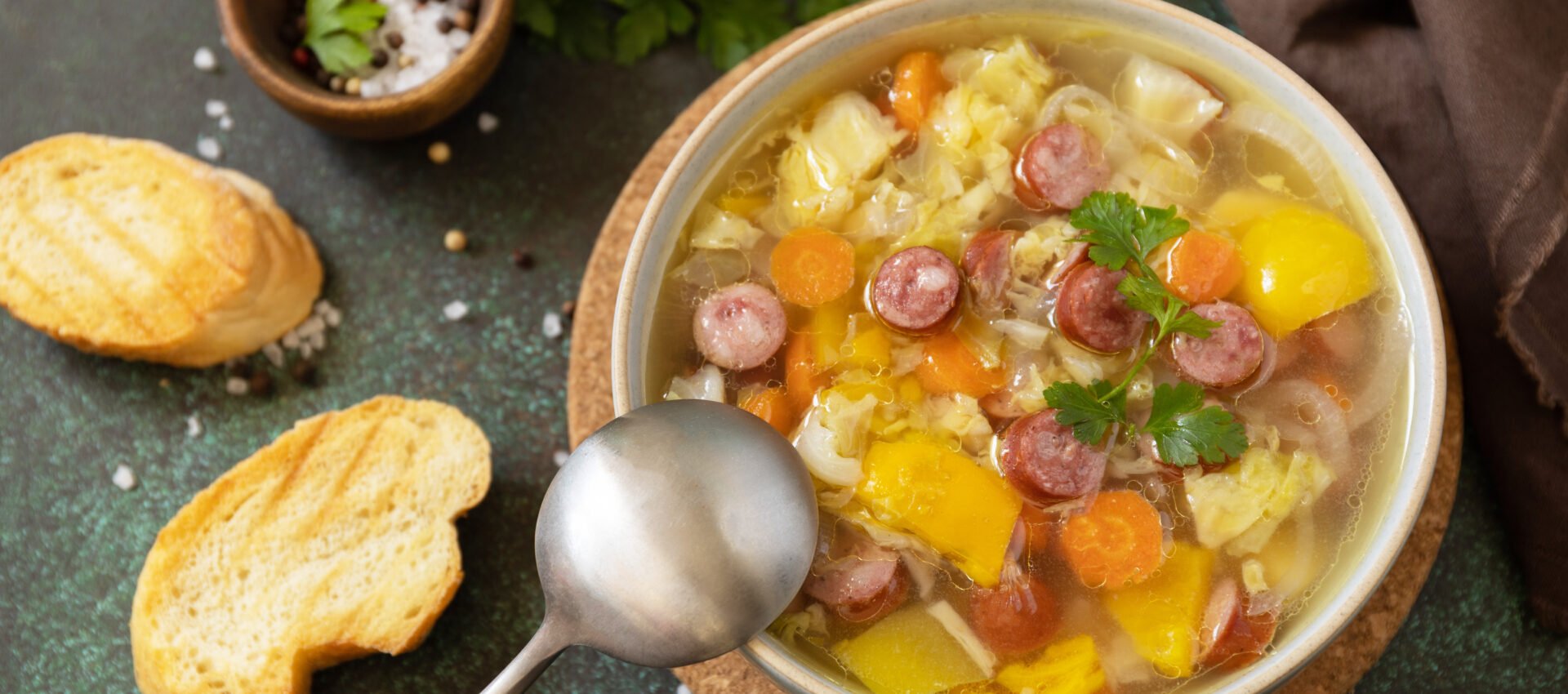 Soupe Traditionnelle Tchèque au Chou et à la Saucisse – Zelnacka Cuisinée au Cookeo