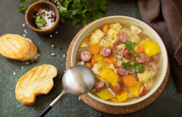 Soupe Traditionnelle Tchèque au Chou et à la Saucisse – Zelnacka Cuisinée au Cookeo