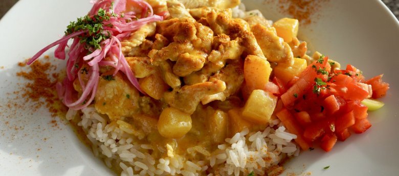 Poulet au Curry et à la Pomme : Une Symphonie de Saveurs