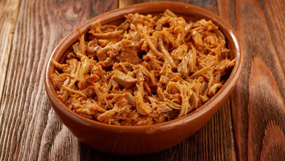 Pulled Chicken au Cookeo : Le Cœur Savoureux de Votre Hamburger Maison