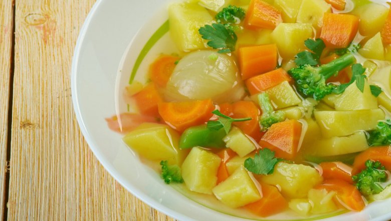 Soupe de pommes de terre, carottes et poireaux au Cookeo