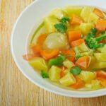 Soupe de pommes de terre, carottes et poireaux à l'autocuiseur cookéo