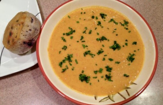 Soupe de Butternut, carotte et curry – Prête en un rien de temps